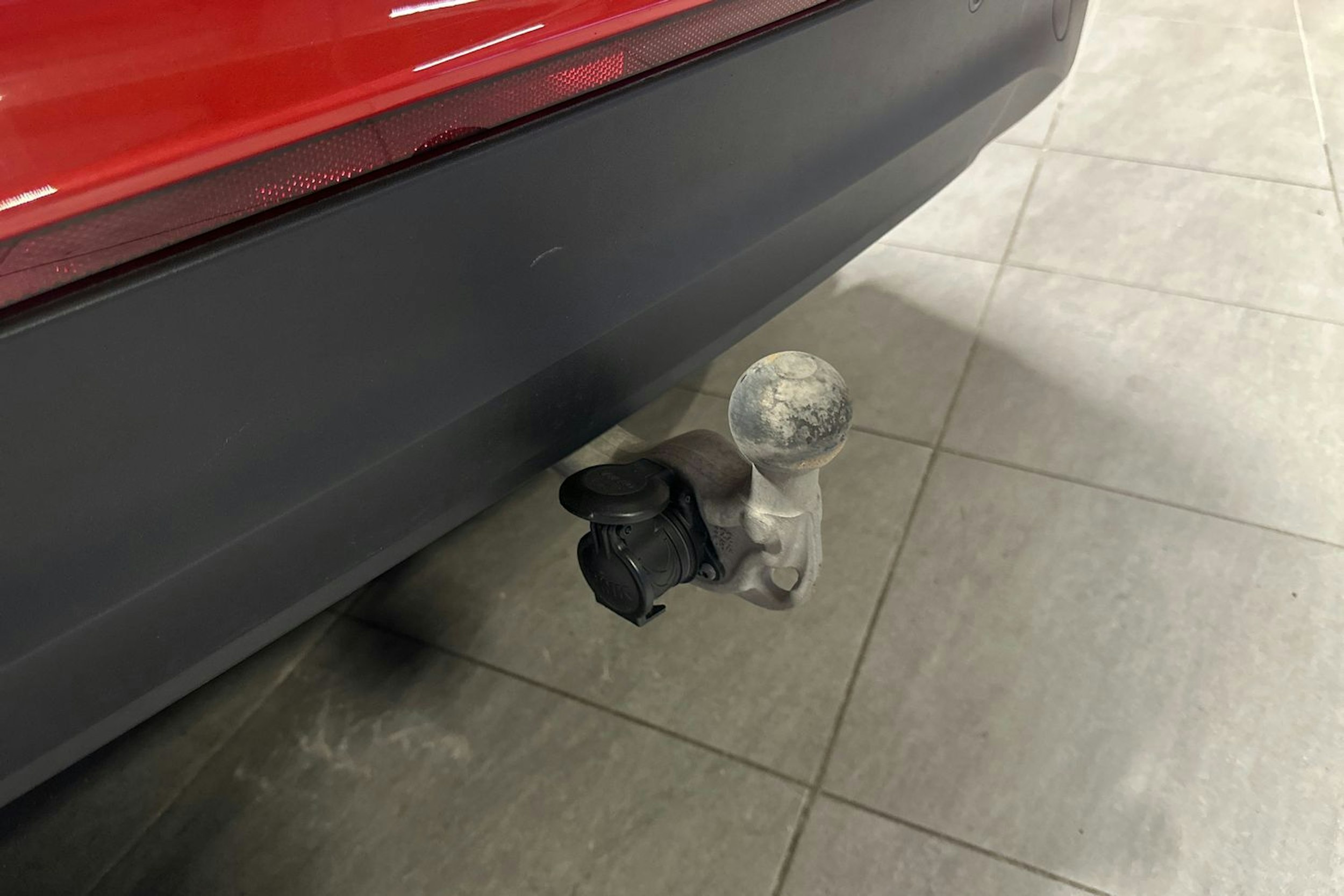 oranssi Volkswagen Tiguan 2024 kuva 15.