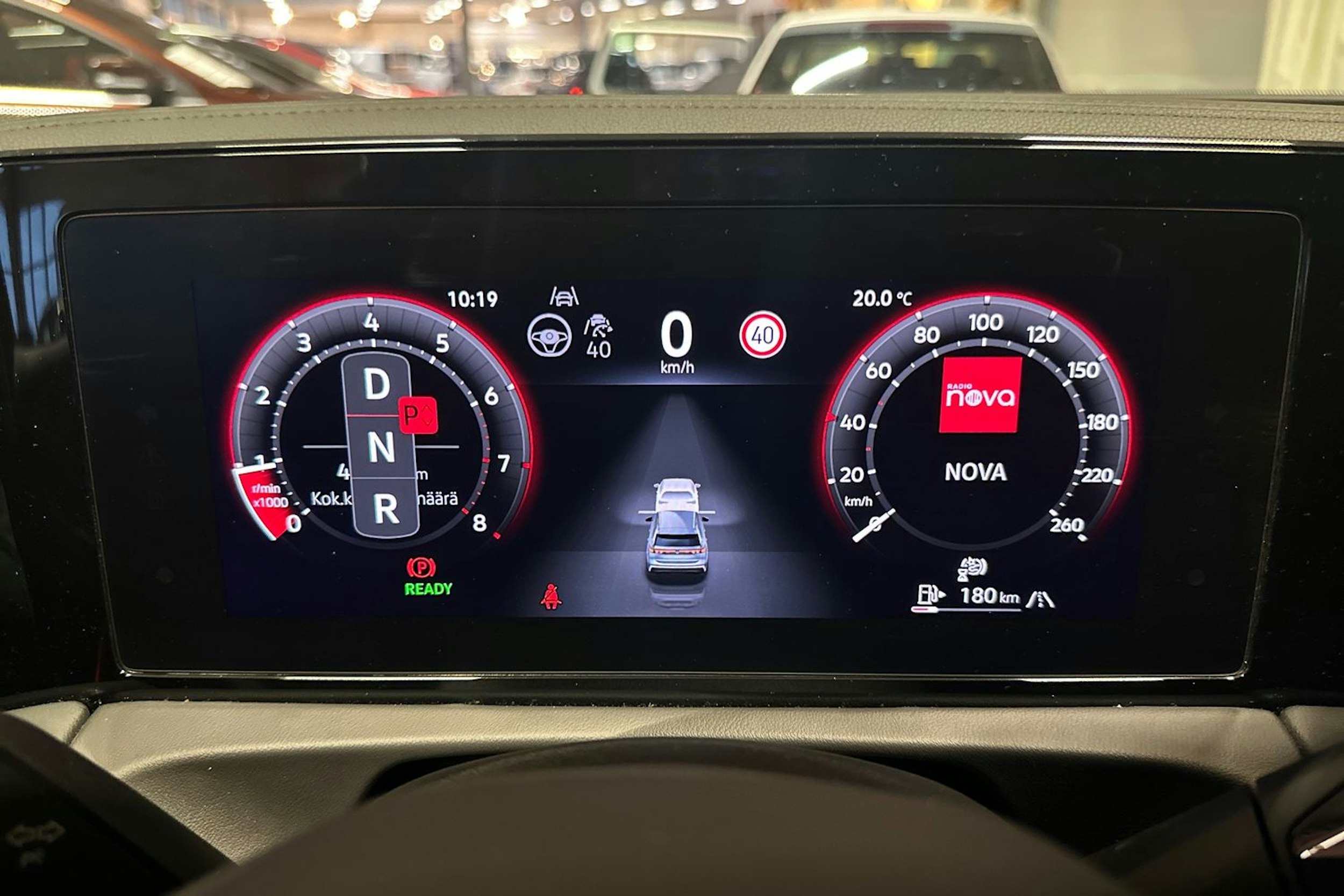 oranssi Volkswagen Tiguan 2024 kuva 19.