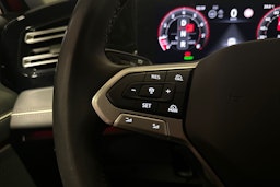 oranssi Volkswagen Tiguan 2024 kuva 20.