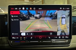 oranssi Volkswagen Tiguan 2024 kuva 23.