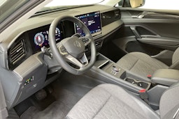 vihreä Volkswagen Tiguan 2024 kuva 7.