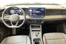 vihreä Volkswagen Tiguan 2024 kuva 9.
