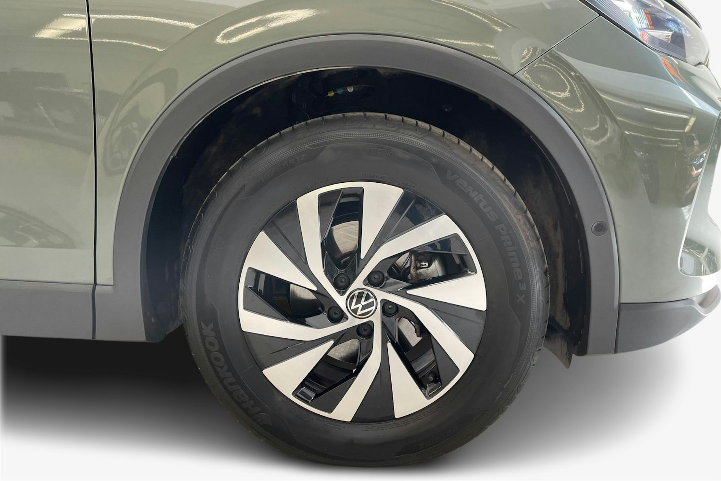 vihreä Volkswagen Tiguan 2024 kuva 11.