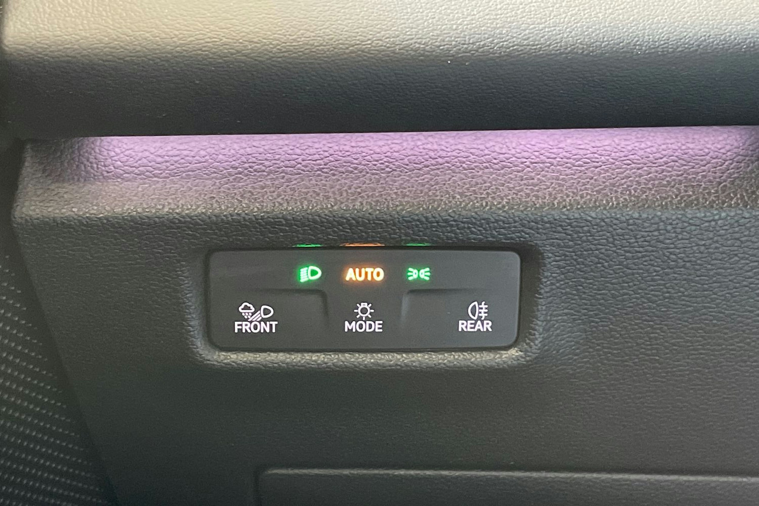 vihreä Volkswagen Tiguan 2024 kuva 17.