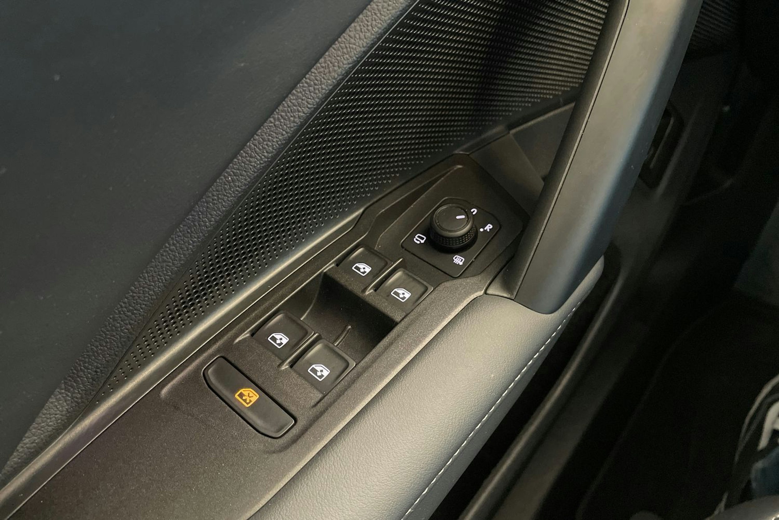 vihreä Volkswagen Tiguan 2024 kuva 18.