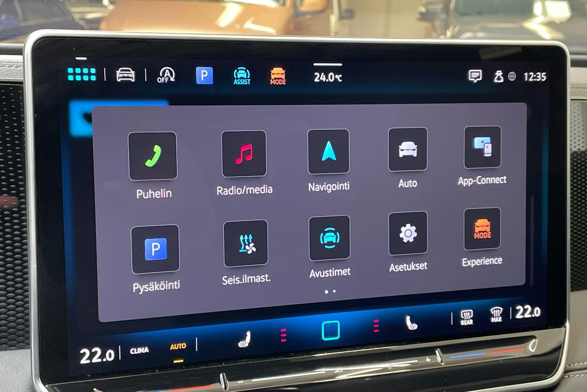 vihreä Volkswagen Tiguan 2024 kuva 19.