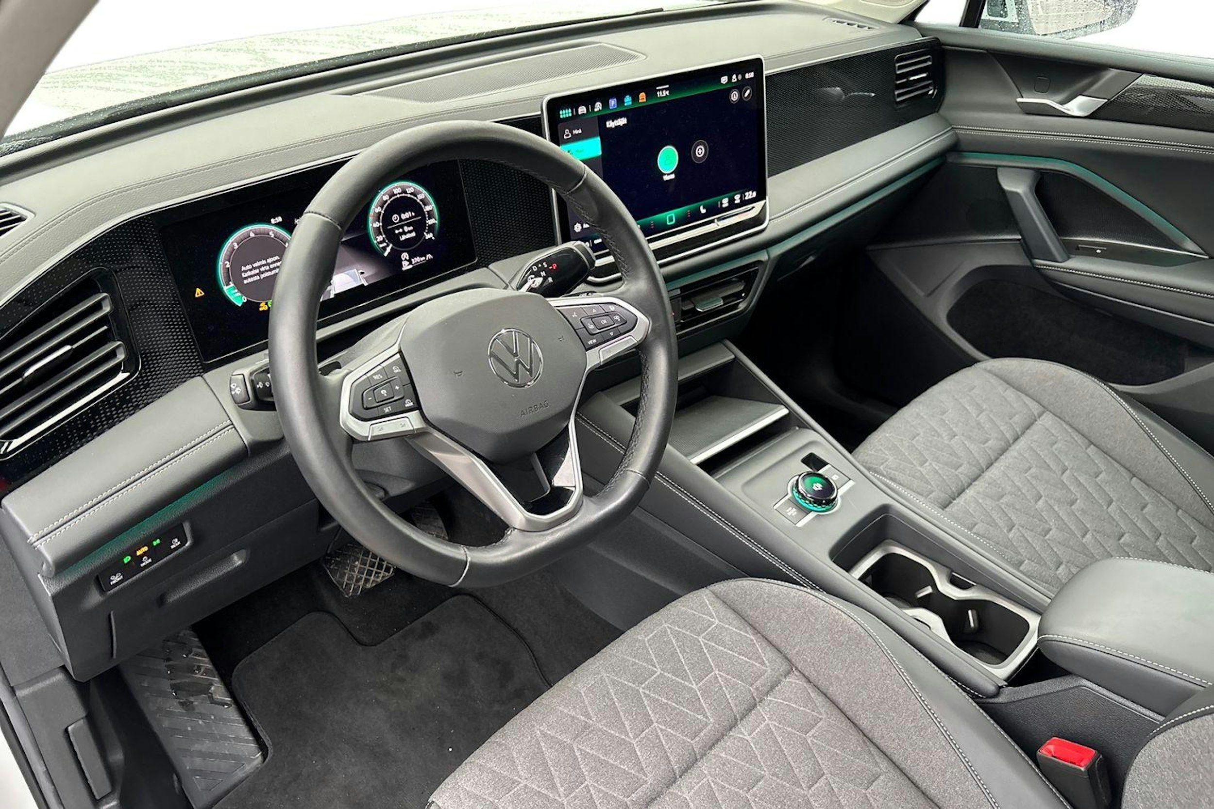 Valkoinen Volkswagen Tiguan 2024 kuva 3.