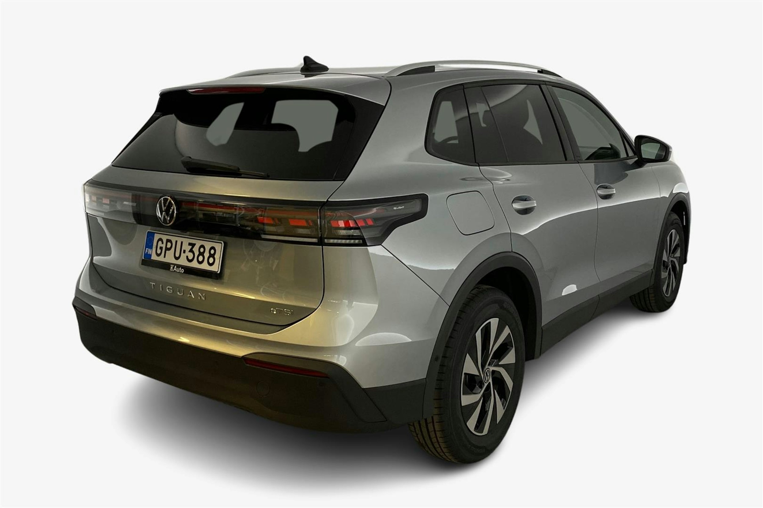 harmaa Volkswagen Tiguan 2024 kuva 4.