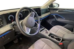 oranssi Volkswagen Tiguan 2024 kuva 6.