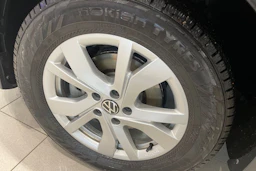 oranssi Volkswagen Tiguan 2024 kuva 10.