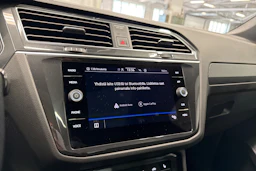 musta Volkswagen Tiguan 2024 kuva 16.