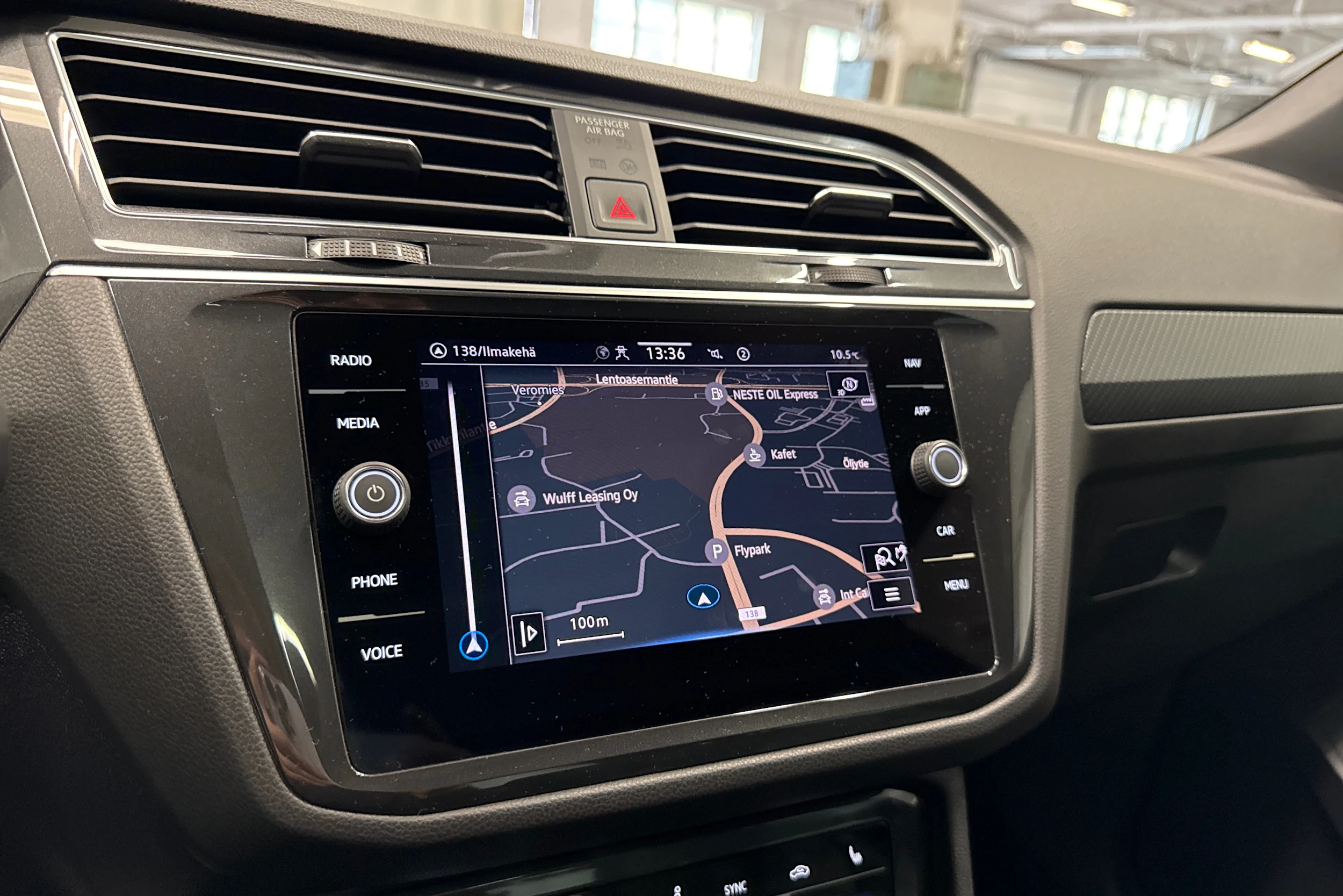 musta Volkswagen Tiguan 2024 kuva 17.