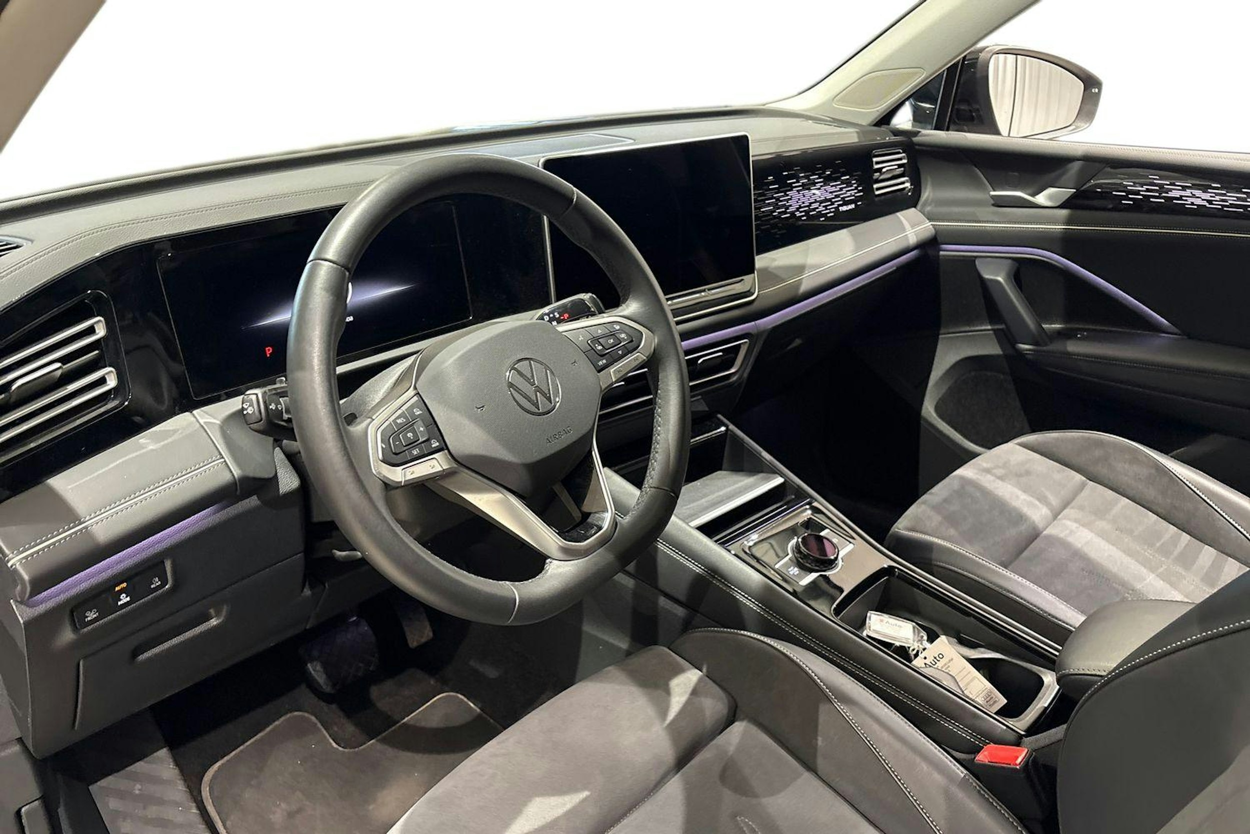 musta Volkswagen Tiguan 2024 kuva 7.