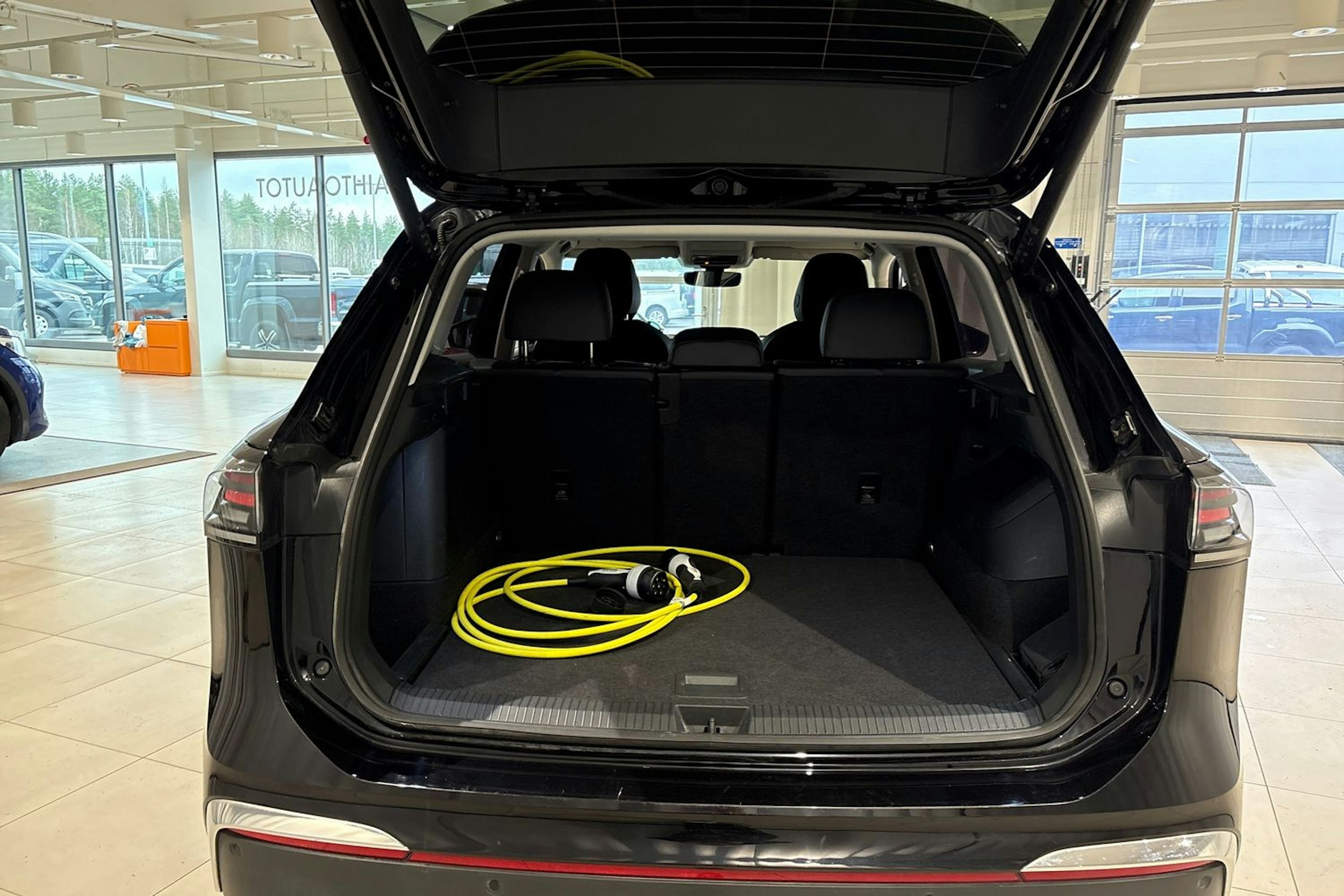 musta Volkswagen Tiguan 2024 kuva 14.