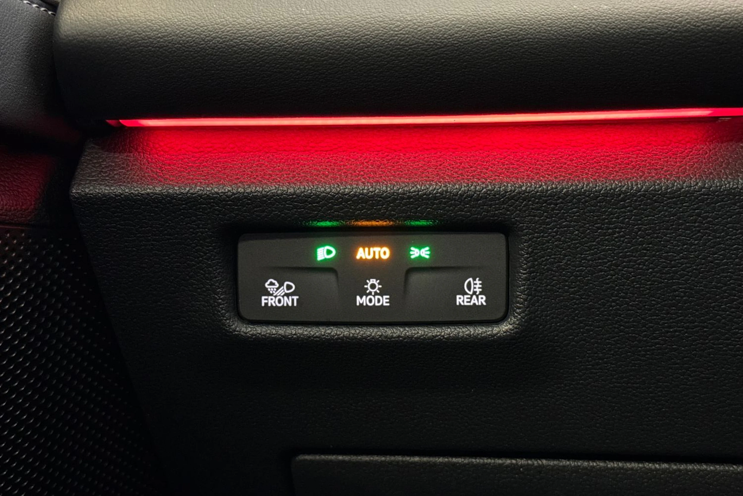 musta Volkswagen Tiguan 2024 kuva 24.