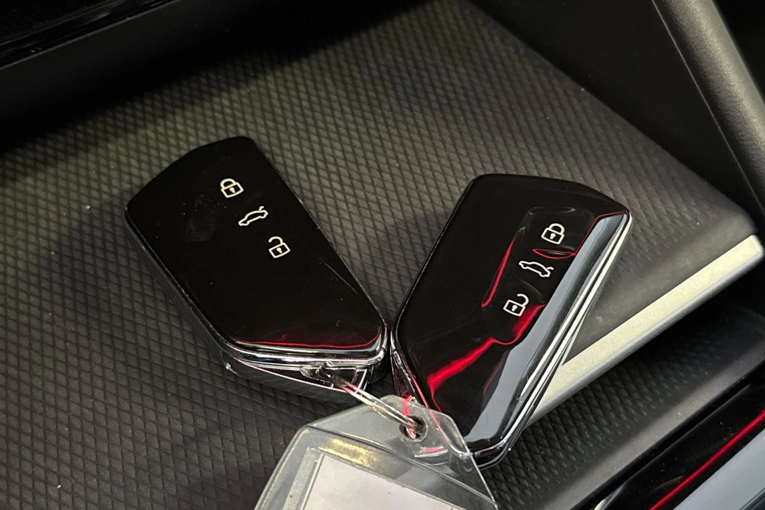 musta Volkswagen Tiguan 2024 kuva 38.