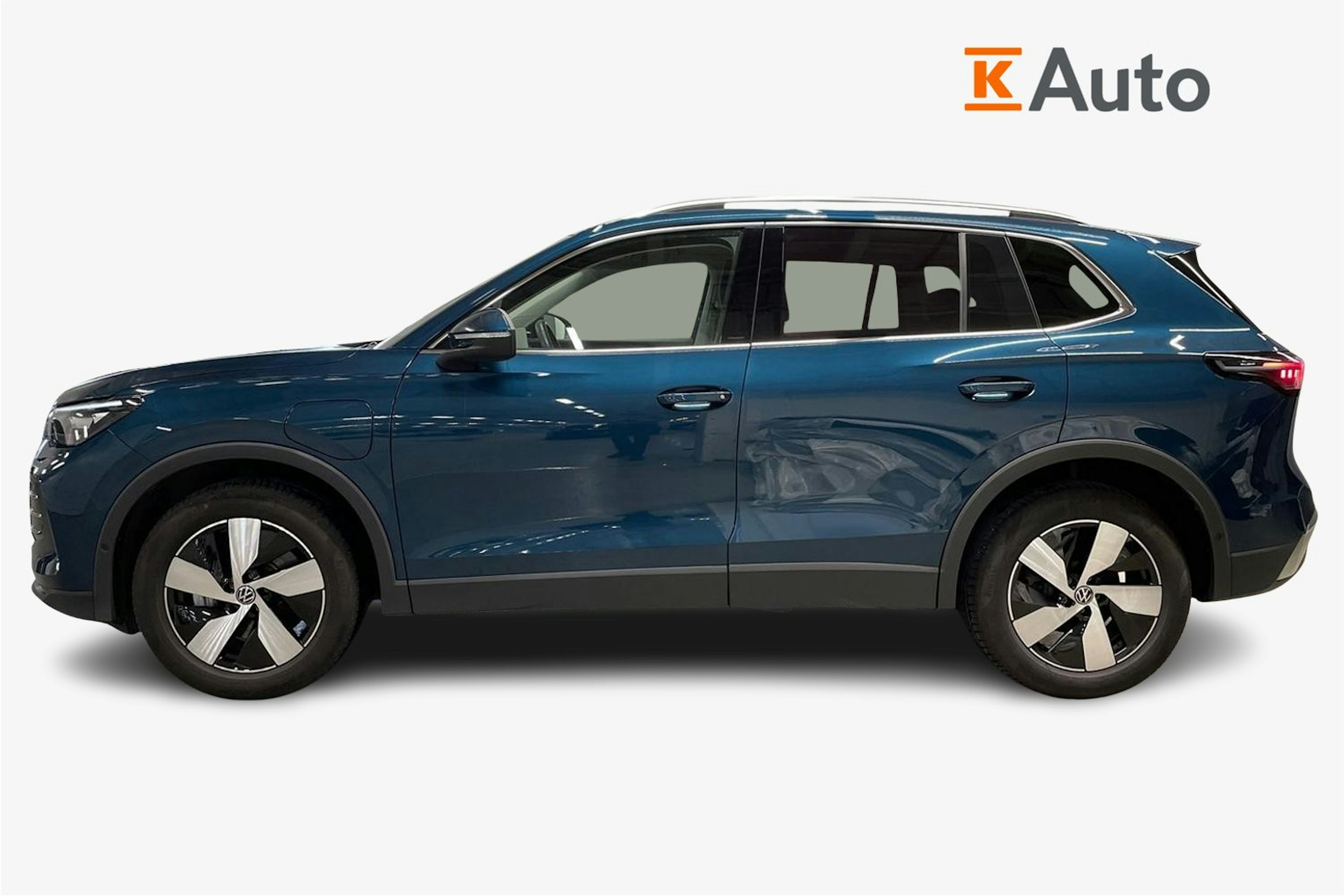 sininen Volkswagen Tiguan 2024 kuva 5.