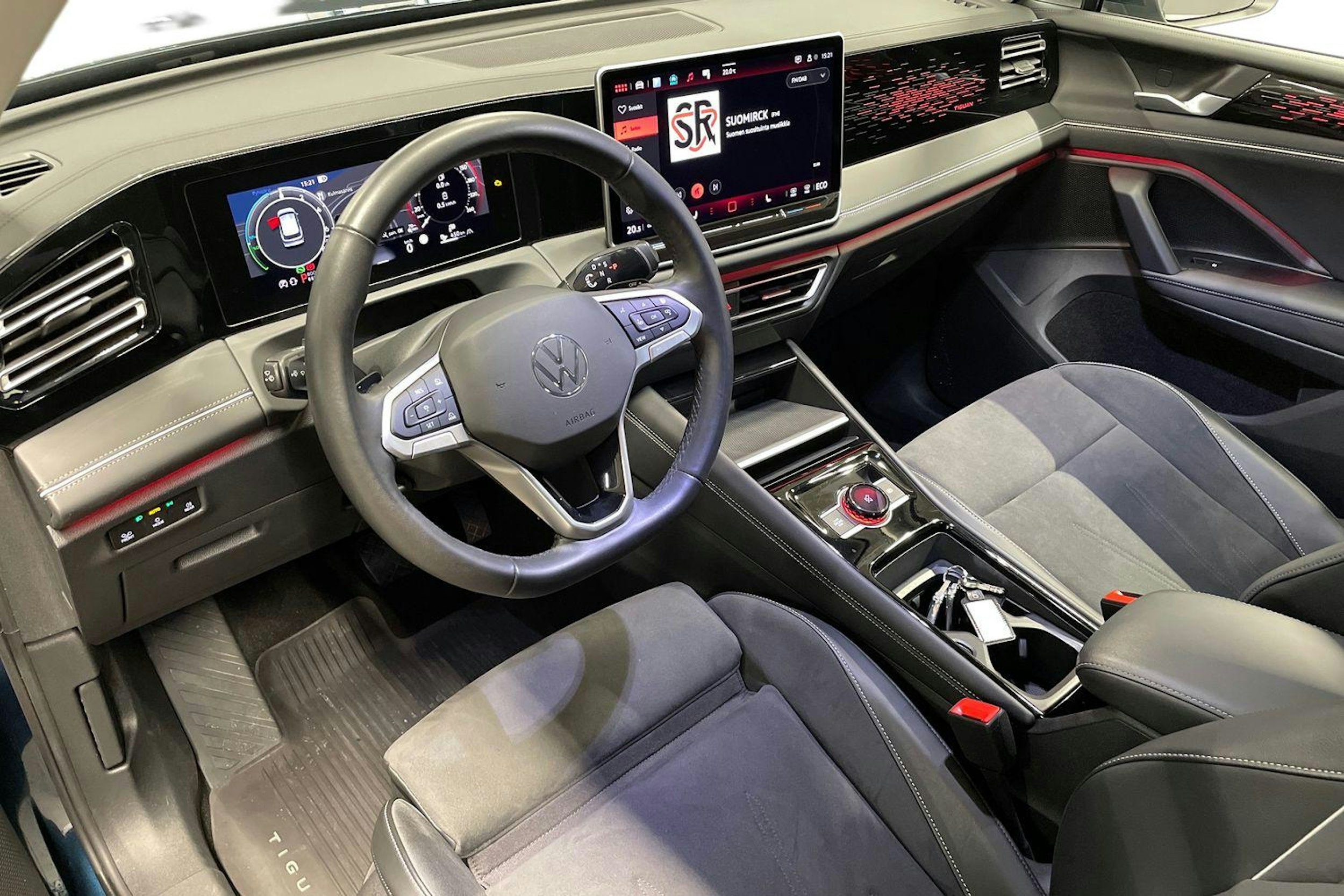 sininen Volkswagen Tiguan 2024 kuva 6.