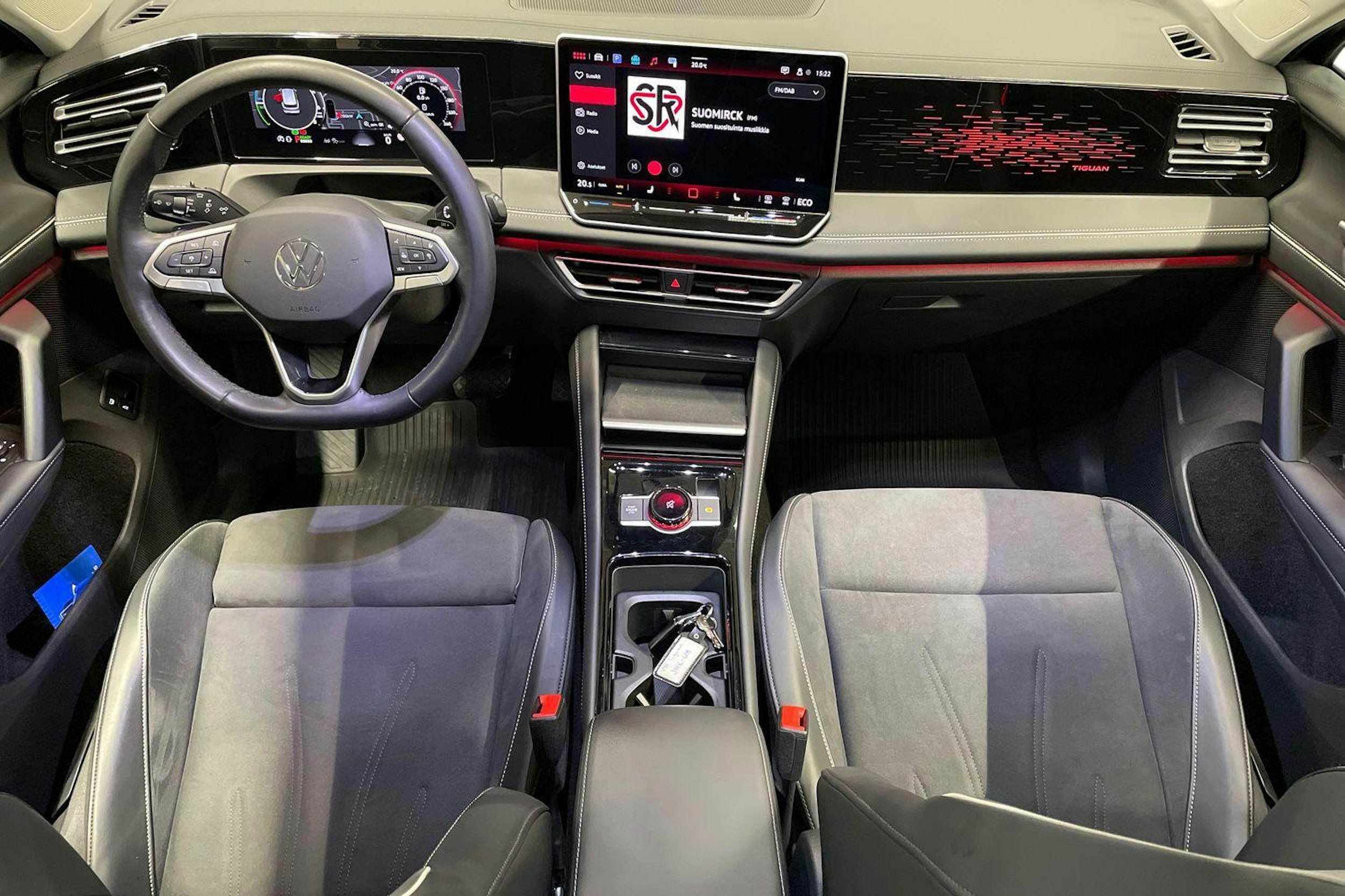 sininen Volkswagen Tiguan 2024 kuva 7.
