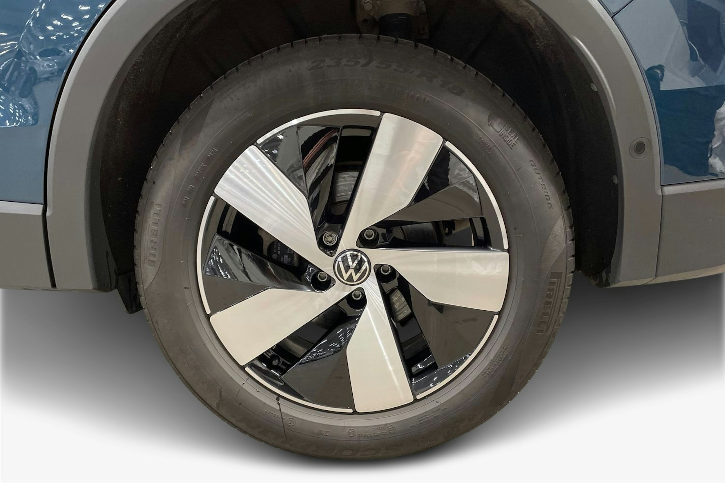 sininen Volkswagen Tiguan 2024 kuva 9.