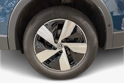 sininen Volkswagen Tiguan 2024 kuva 9.