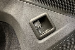 sininen Volkswagen Tiguan 2024 kuva 27.