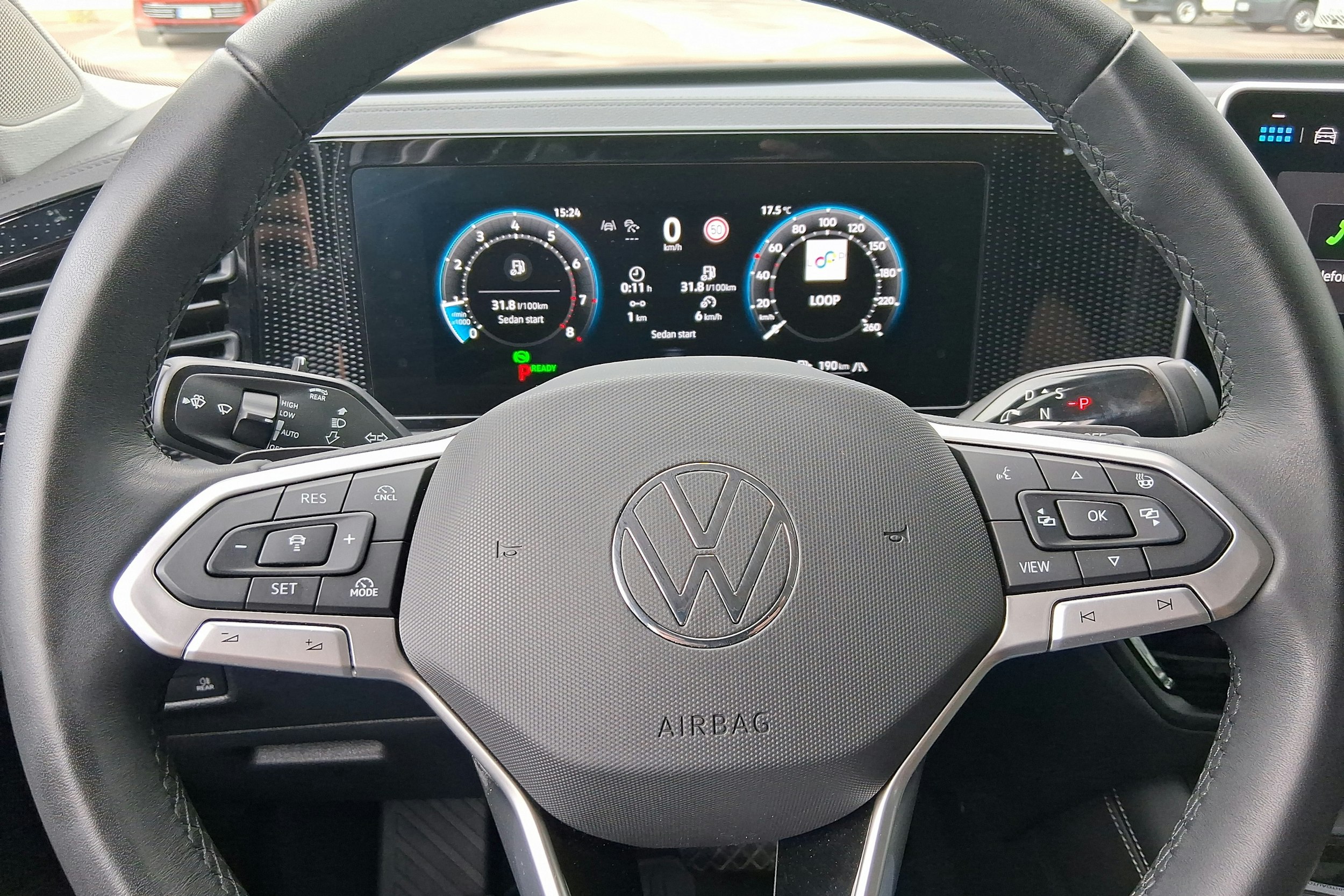harmaa Volkswagen Tiguan 2024 kuva 14.