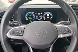 harmaa Volkswagen Tiguan 2024 kuva 14.