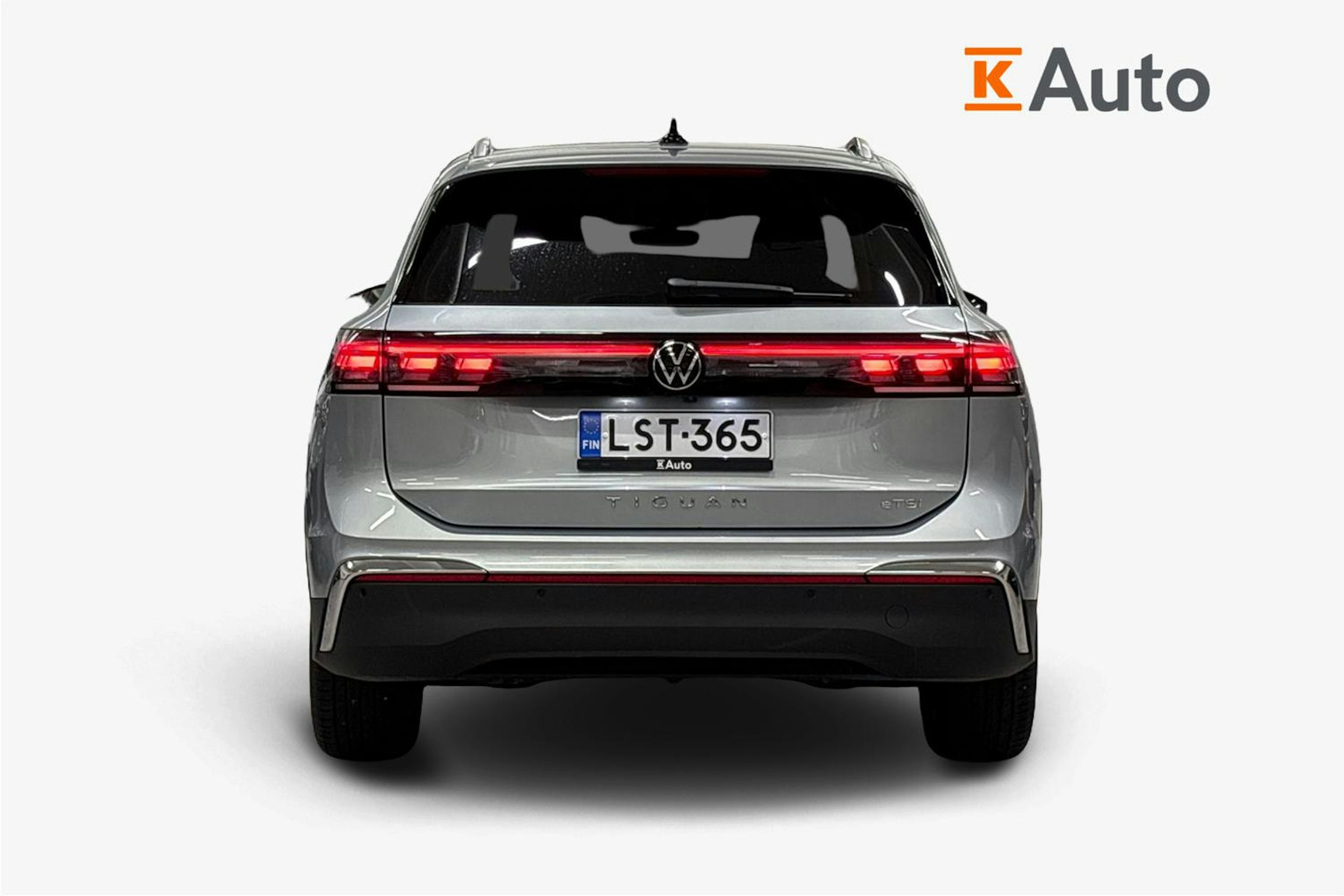 harmaa Volkswagen Tiguan 2024 kuva 3.