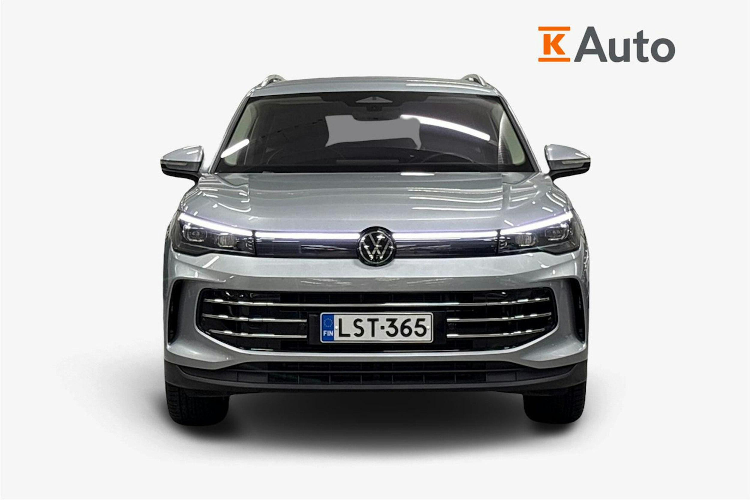 harmaa Volkswagen Tiguan 2024 kuva 5.