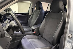 harmaa Volkswagen Tiguan 2024 kuva 12.