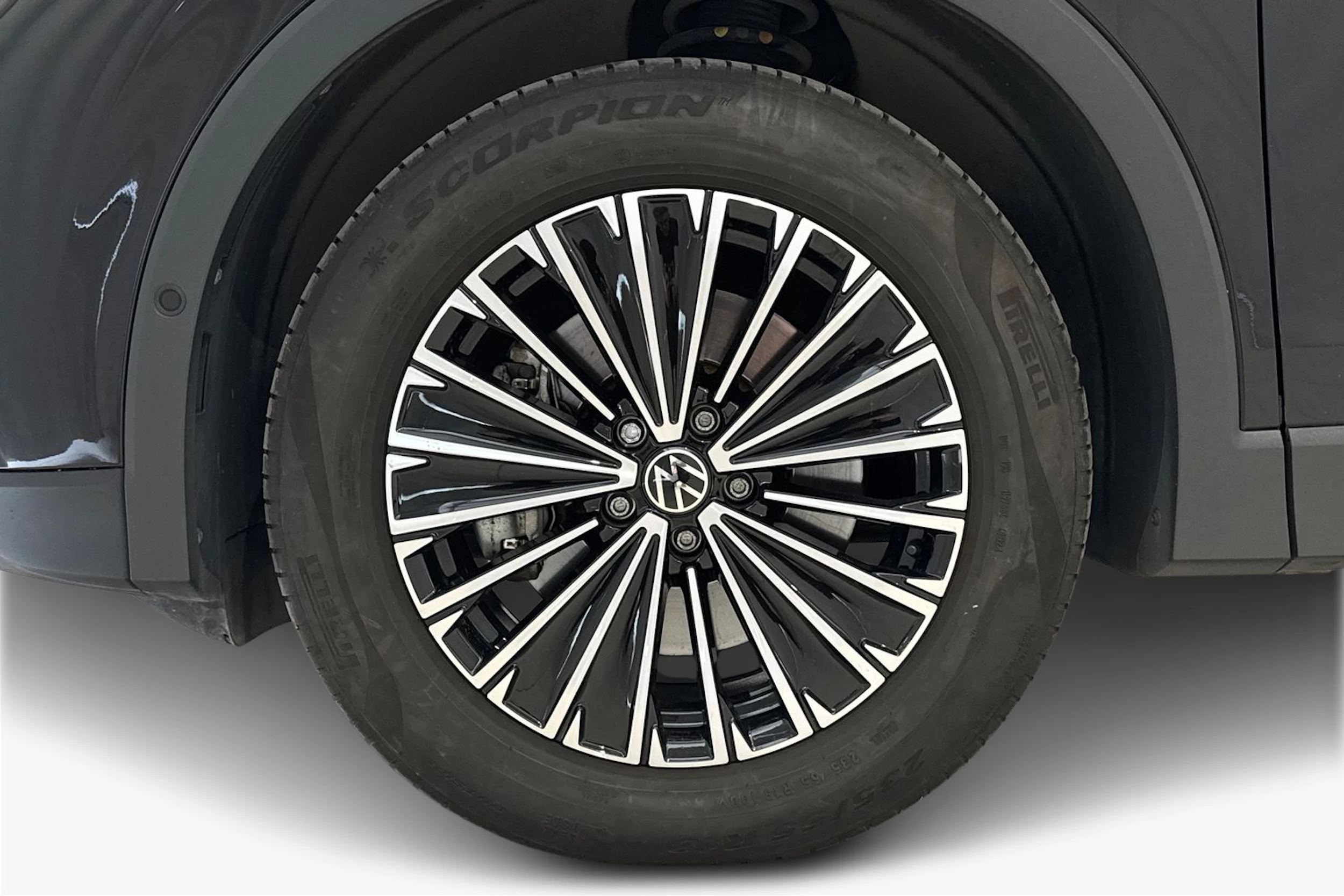 musta Volkswagen Tiguan 2024 kuva 12.