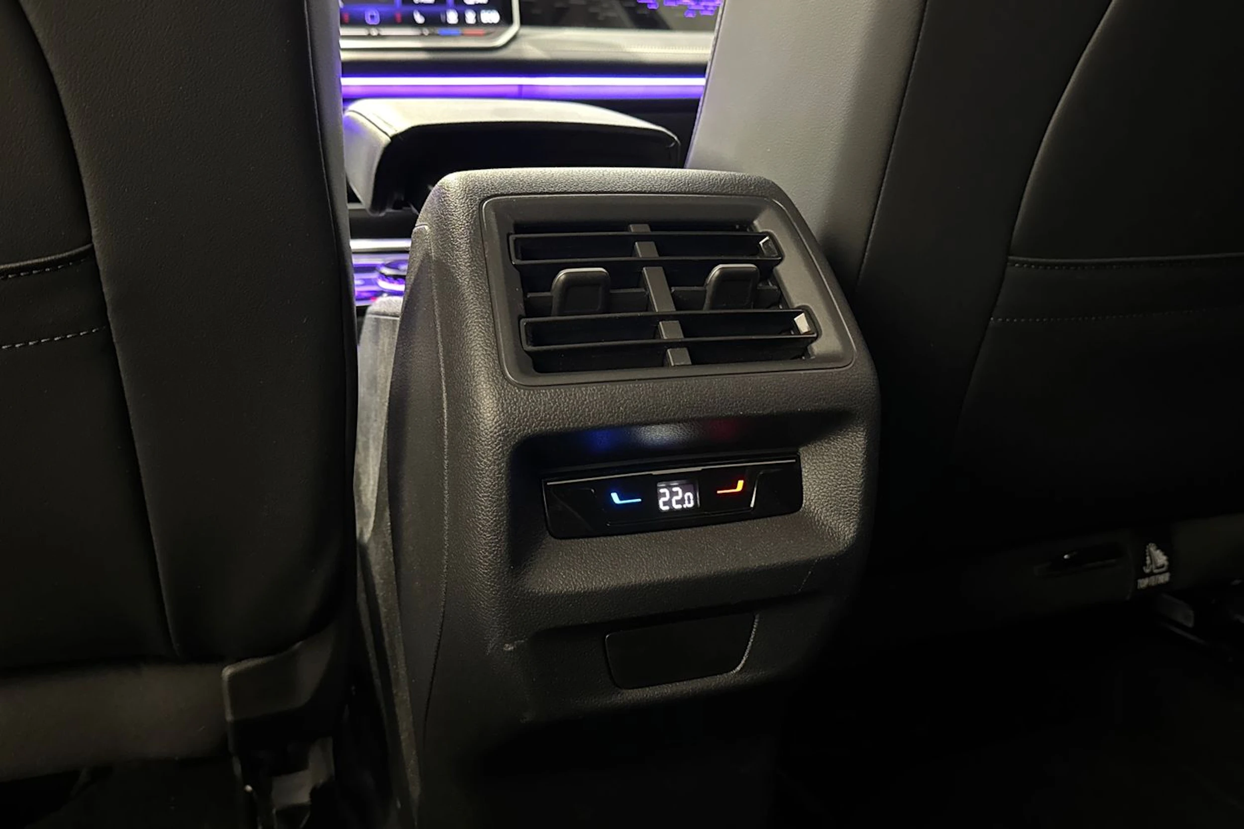 musta Volkswagen Tiguan 2024 kuva 23.