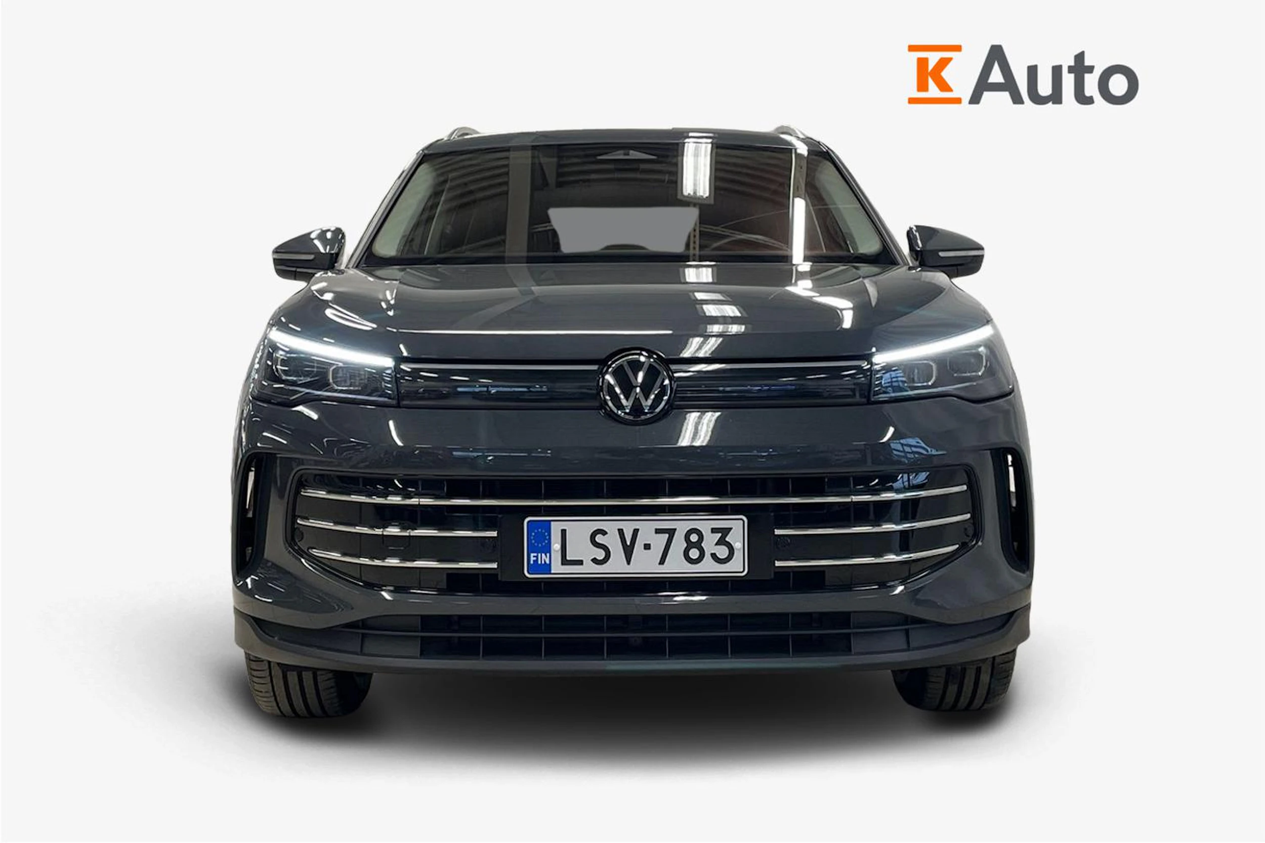 Harmaa Volkswagen Tiguan 2024 kuva 4.