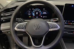 Harmaa Volkswagen Tiguan 2024 kuva 13.