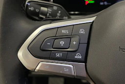 Harmaa Volkswagen Tiguan 2024 kuva 14.