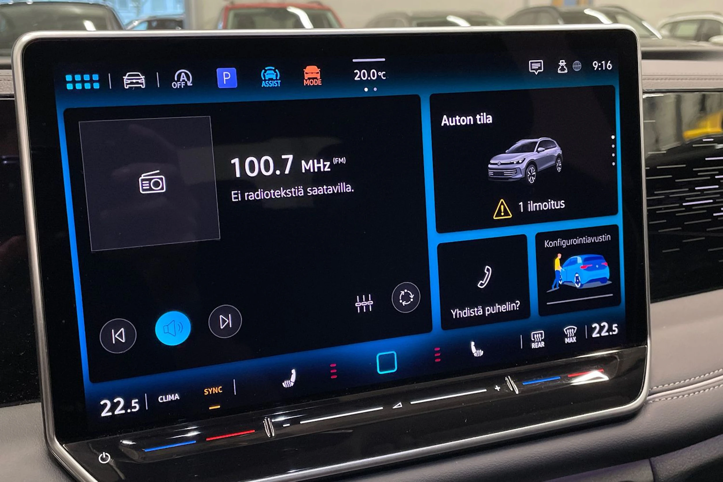 Harmaa Volkswagen Tiguan 2024 kuva 17.