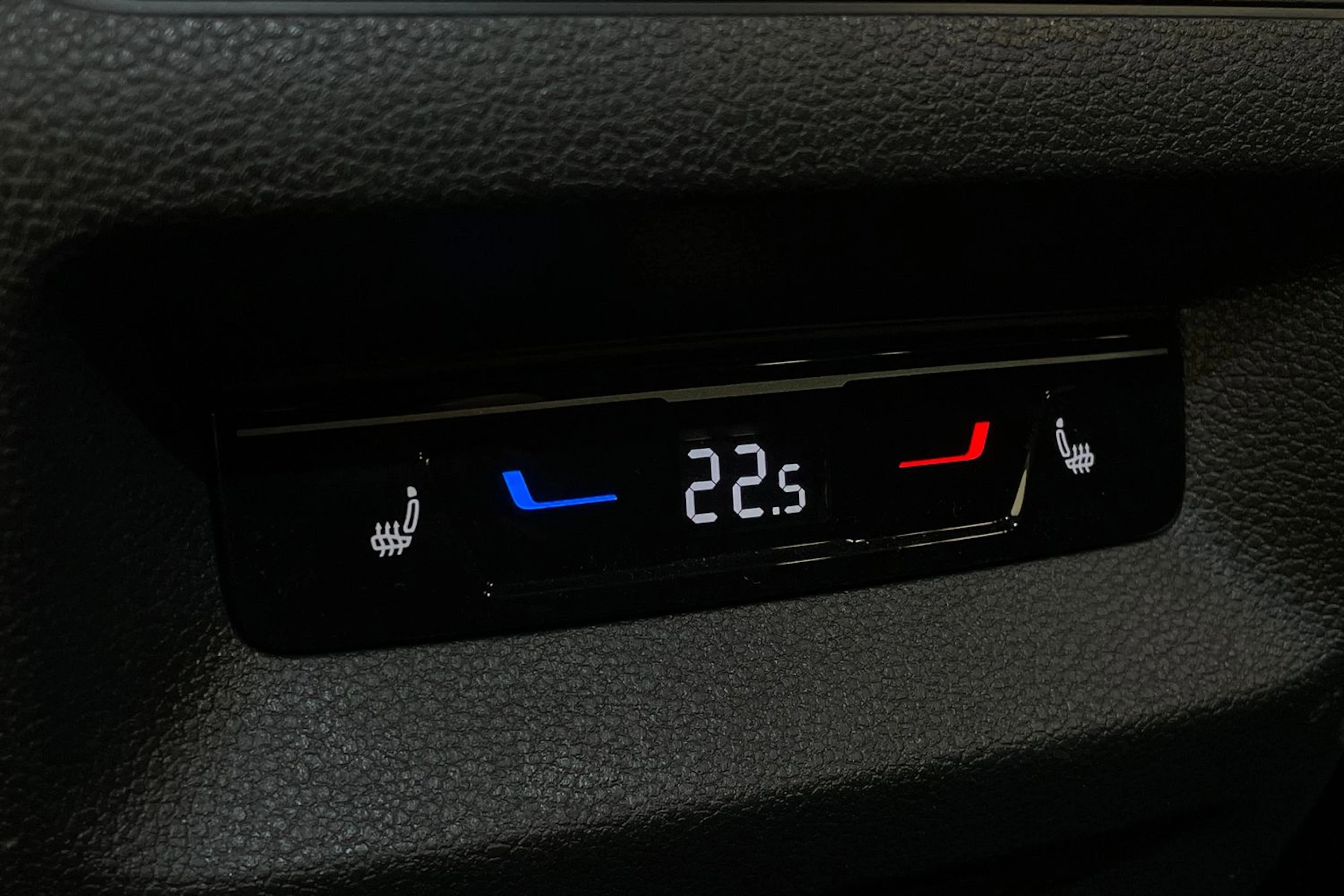 Harmaa Volkswagen Tiguan 2024 kuva 20.