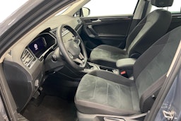 Harmaa Volkswagen Tiguan 2024 kuva 7.