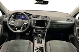 Harmaa Volkswagen Tiguan 2024 kuva 9.