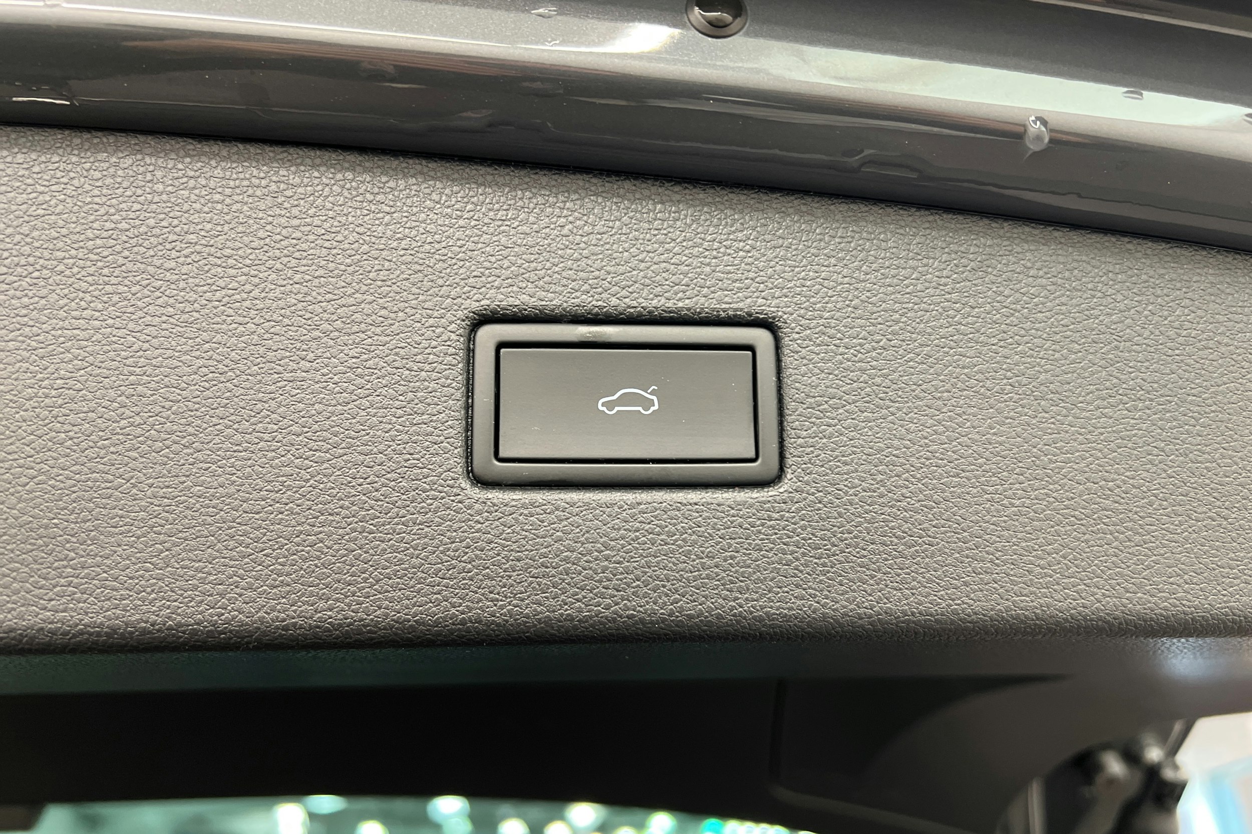 Harmaa Volkswagen Tiguan 2024 kuva 14.