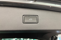 Harmaa Volkswagen Tiguan 2024 kuva 14.