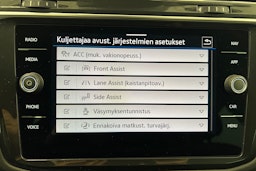 Harmaa Volkswagen Tiguan 2024 kuva 20.