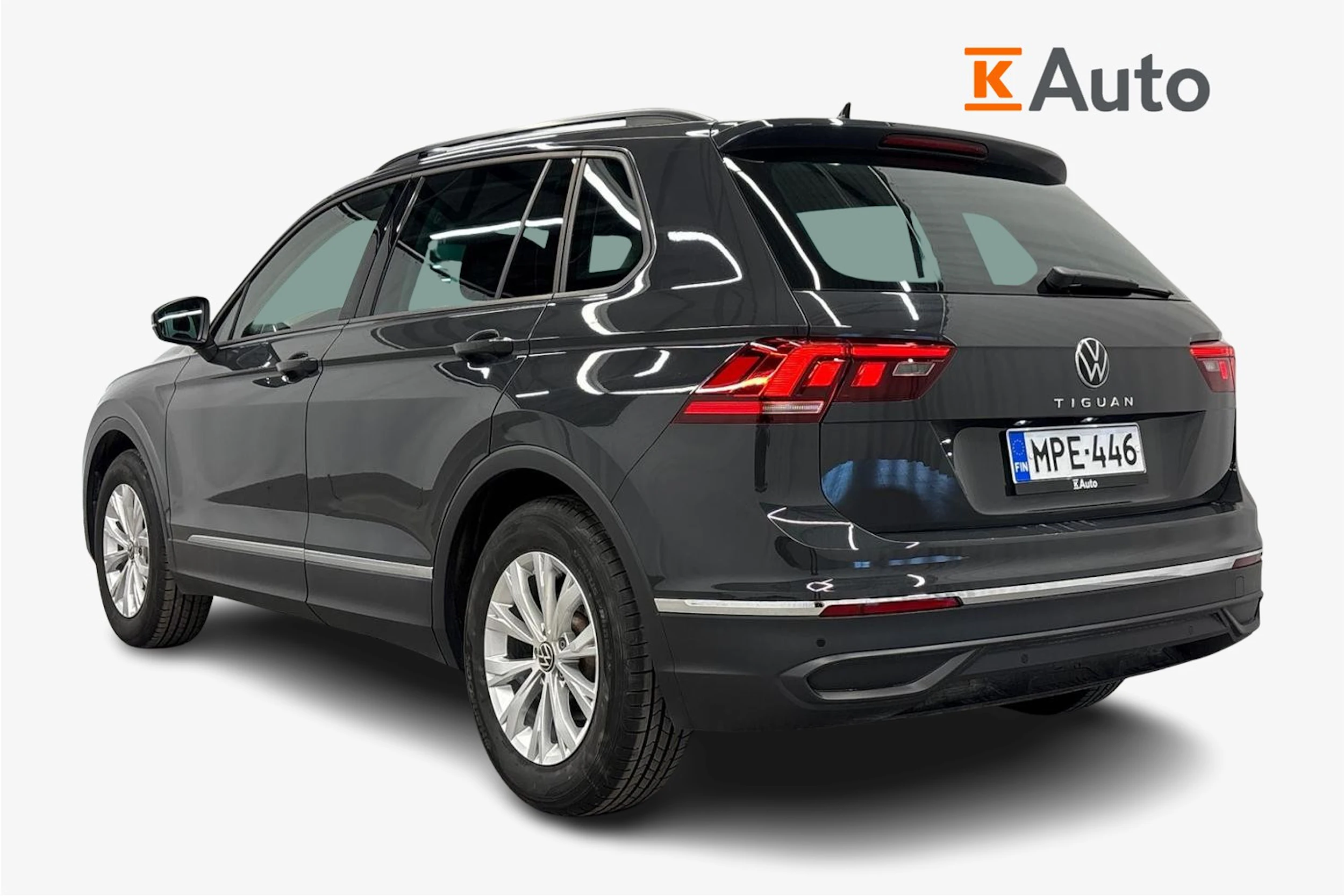 harmaa Volkswagen Tiguan 2024 kuva 3.