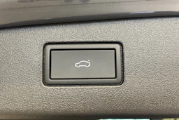 harmaa Volkswagen Tiguan 2025 kuva 12.