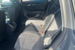 oranssi Volkswagen Tiguan 2024 kuva 8.