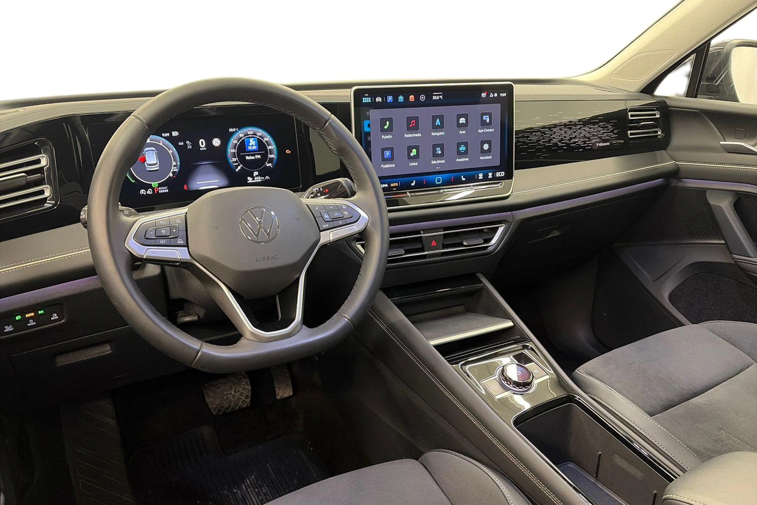 harmaa Volkswagen Tiguan 2024 kuva 7.