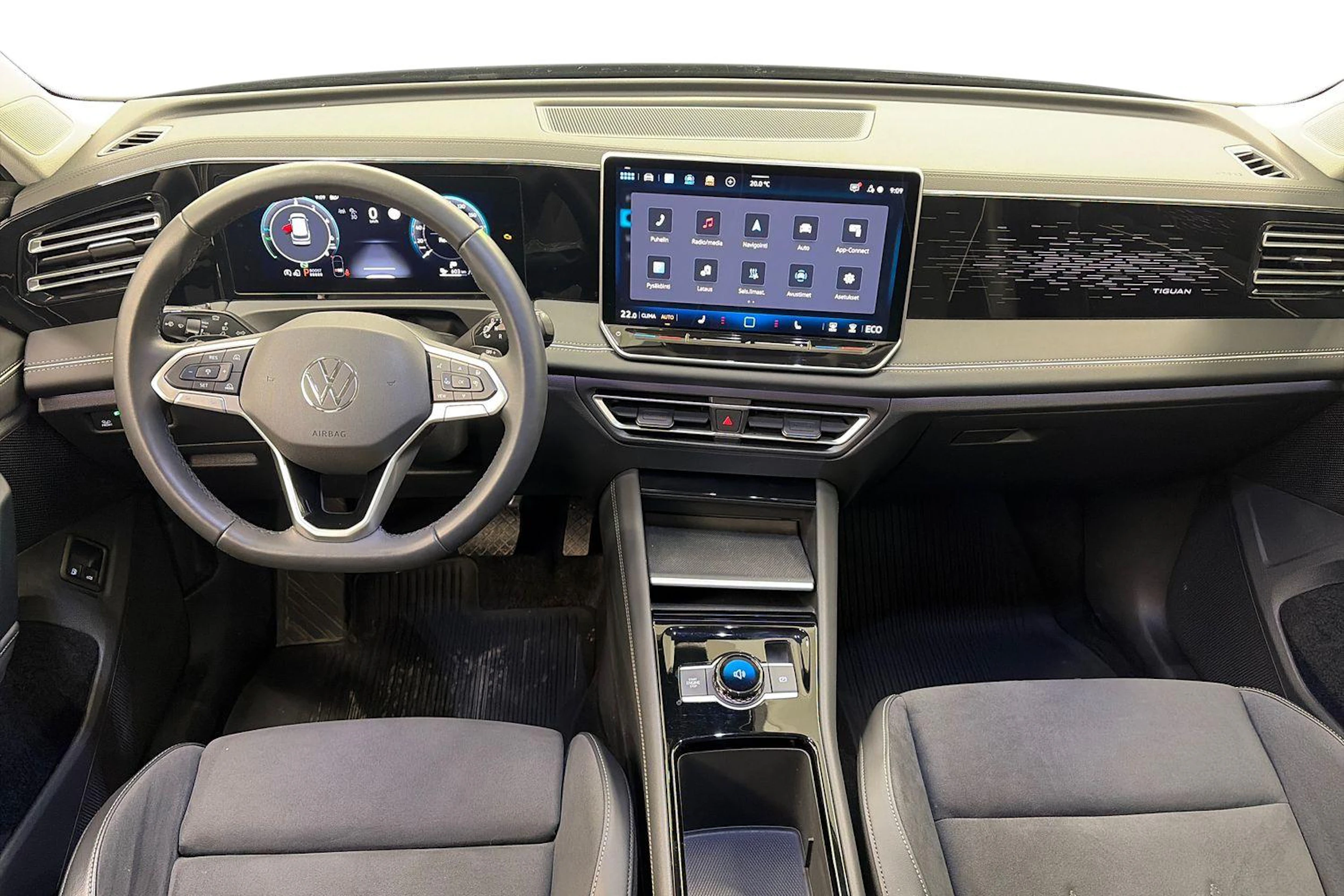 harmaa Volkswagen Tiguan 2024 kuva 9.