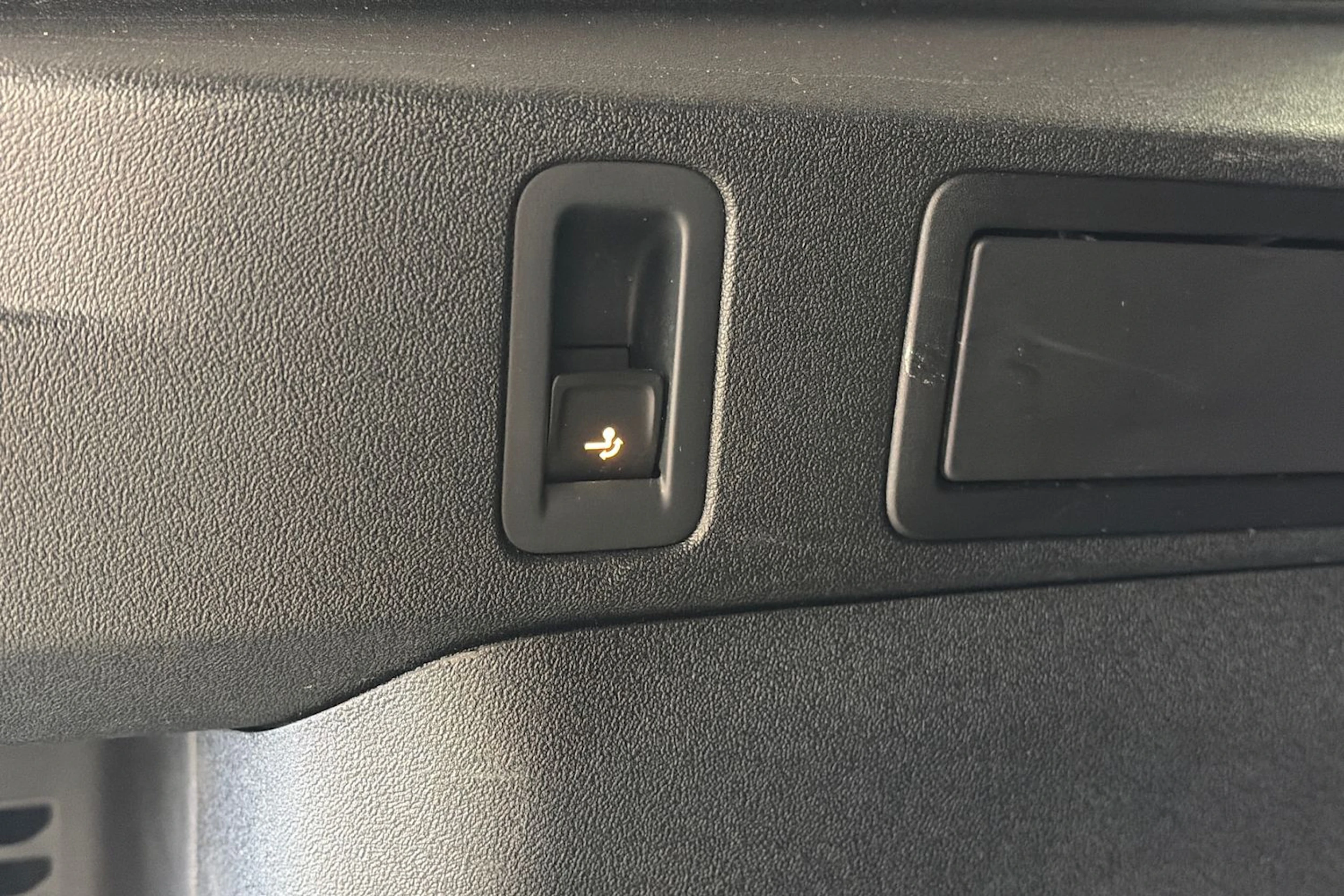 harmaa Volkswagen Tiguan 2024 kuva 16.