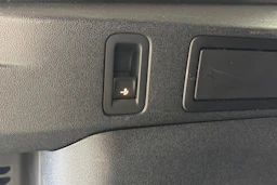 harmaa Volkswagen Tiguan 2024 kuva 16.